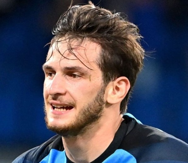 من هو اللاعب كفاراتسخيليا كم عمره, والده, عائلته, طوله ووزنه, زوجته ويكيبيديا، ما هي ديانة كفاراتسخيليا لاعب نابولي السيرة الذاتية