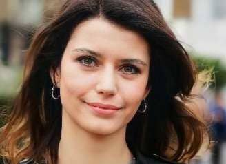 من هي بيرين سات ويكيبيديا عمرها مواليد كم، ديانة بيرين سات وزوجها وأولادها السيرة الذاتية