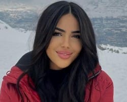 من هي نور قمر ويكيبيديا عمرها مواليد كم جنسيتها ديانتها، زوج نور قمر السيرة الذاتية