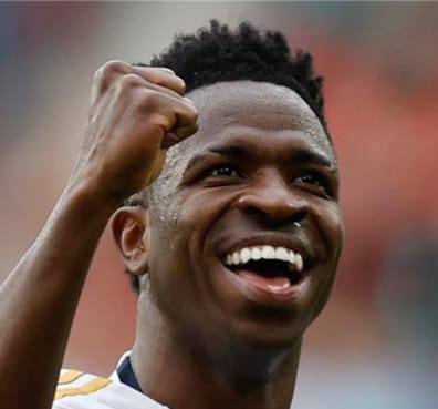 من هو فينيسيوس جونيور ويكيبيديا عمره طوله ووزنه راتبه، ديانة فينيسيوس جونيور وزوجته واولاده السيرة الذاتية