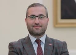 من هو حمزة تكين ويكيبيديا أصل حمزة تكين السيرة الذاتية