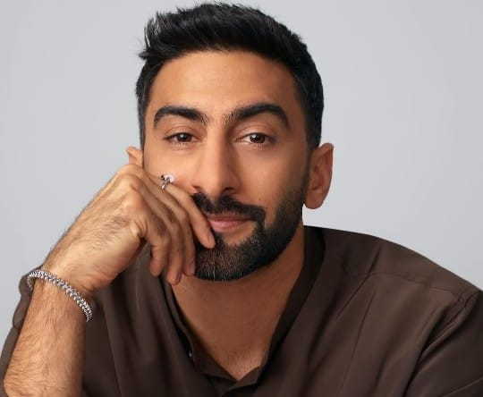 من هو أنس بوخش ديانته, جنسيته, زوجته, أصله, عمره مواليد كم, والده, أبناءه ويكيبيديا السيرة الذاتية