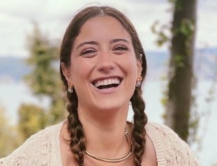 من هي هازال كايا ويكيبيديا عمرها، ديانة هازال كايا، طول هازال كايا ووزنها، هازال كايا وزوجها وابنها وعائلتها السيرة الذاتية