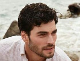 من هو اكين اكينوزو ويكيبيديا، أكين أكينوزو ديانته شيعي ام سني، هل اكين اكينوزو متزوج السيرة الذاتية