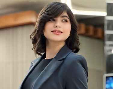 من هي سارة اوس ويكيبيديا, عمرها مواليد كم, طولها, برجها, ديانتها, ام سارة اوس السيرة الذاتية