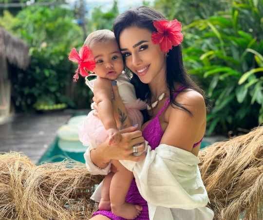 من هي برونا بيانكاردي صديقة نيمار عمرها, ديانتها, زوجها, اولادها, طولها قبل وبعد ويكيبيديا السيرة الذاتية