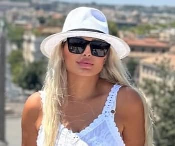 من هي مي حلمي ويكيبيديا عمرها، طول ووزن مي حلمي قبل وبعد، ديانة مي حلمي وزوجها السيرة الذاتية