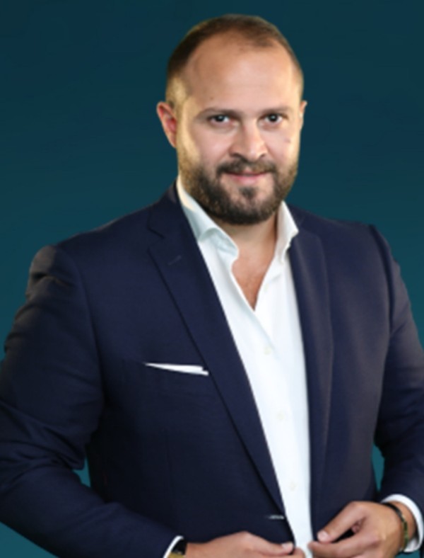 من هو الإعلامي بديع يونس ويكيبيديا عمره، ديانة بديع يونس وزوجته وأولاده السيرة الذاتية