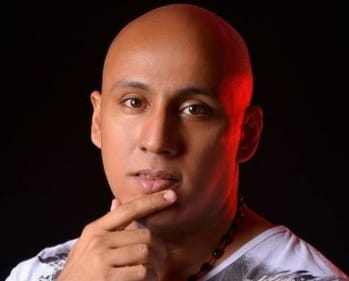 من هو سلطان العماني ويكيبيديا، الفنان سلطان العماني جنسيته, عمره, ديانته, زوجته السيرة الذاتية