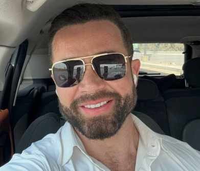 من هو تامر شلتوت ويكيبيديا، ديانة تامر شلتوت وزوجته السيرة الذاتية