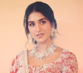 من هي راديكا ميرشانت ويكيبيديا السيرة الذاتية