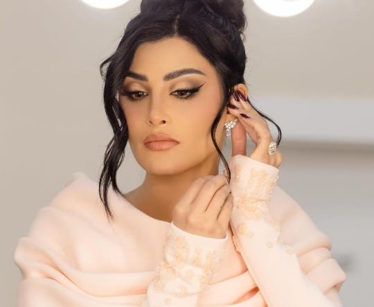 من هي أميمة طالب ويكيبيديا جنسيتها عمرها طولها ديانتها، أميمة طالب وزوجها السيرة الذاتية