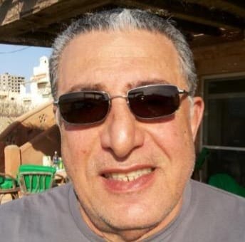 من هو احسان دياب ويكيبيديا السيرة الذاتية