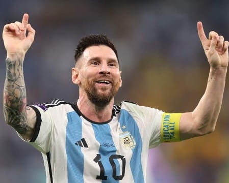 من هو ميسي ويكيبيديا، طول ميسي ووزنه، ديانة ميسي مسلم ام مسيحي، أصل والدة ميسي السيرة الذاتية
