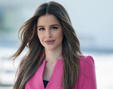 من هي لين البديري مذيعة الجزيرة عمرها مواليد كم, ديانتها, طولها, جنسيتها ويكيبيديا، زوج لين البديري السيرة الذاتية