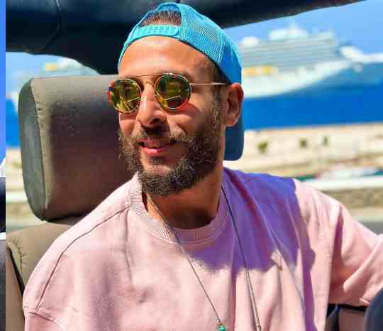 من هو عمرو نصوحي ويكيبيديا، ما هي ديانة عمرو نصوحي وزوجته هل عمرو نصوحي مسلم أم مسيحي السيرة الذاتية