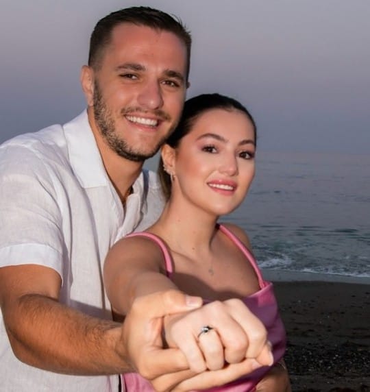 من هي دانا الحلاني ويكيبيديا السيرة الذاتية