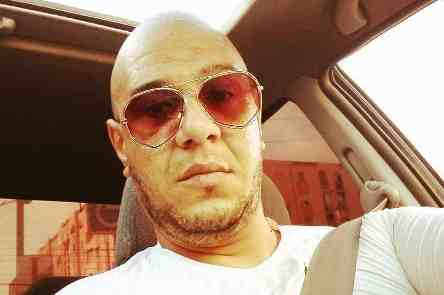 من هو مستر أبي