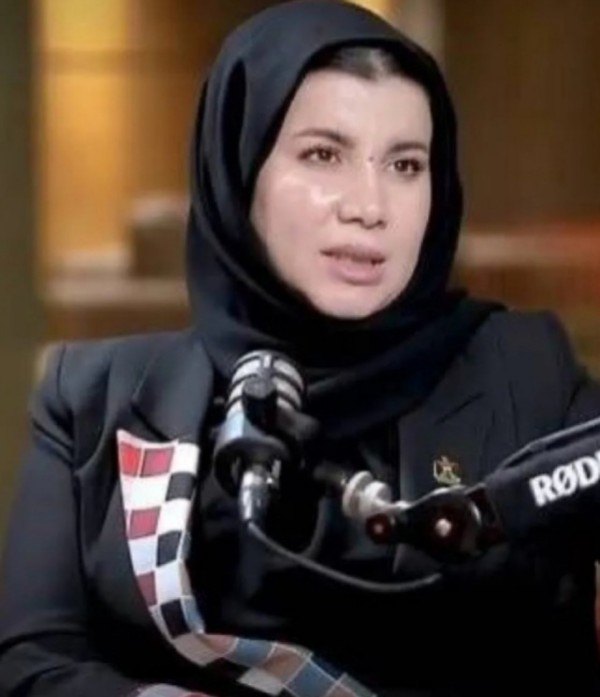 من هي زينب جواد ويكيبيديا، صور المحامية زينب جواد المسربة السيرة الذاتية