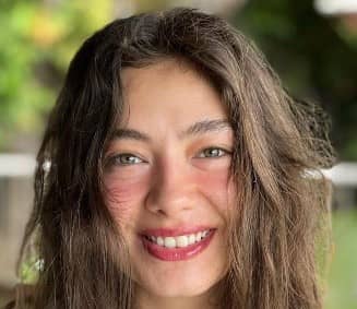 من هي نسليهان أتاغول ويكيبيديا عمرها طولها ووزنها مرضها، ديانة نسليهان أتاغول وزوجها واولادها السيرة الذاتية