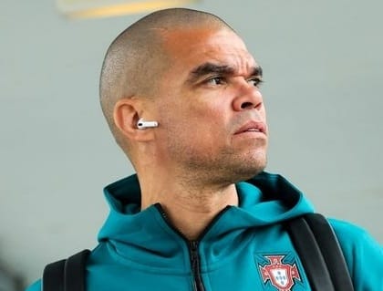 من هو اللاعب بيبي ويكيبيديا ديانته، كم عمر بيبي لاعب البرتغال، أصول اللاعب بيبي وزوجته السيرة الذاتية