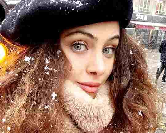 من هي آسيا هشام ويكيبيديا عمرها مواليد كم طولها اصلها من اي بلد والدها، ديانة آسيا هشام وزوجها السيرة الذاتية