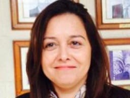 من هي عواطف الدالي ويكيبيديا، من هو زوج عواطف الدالي السيرة الذاتية، سبب اقالة عواطف الدالي